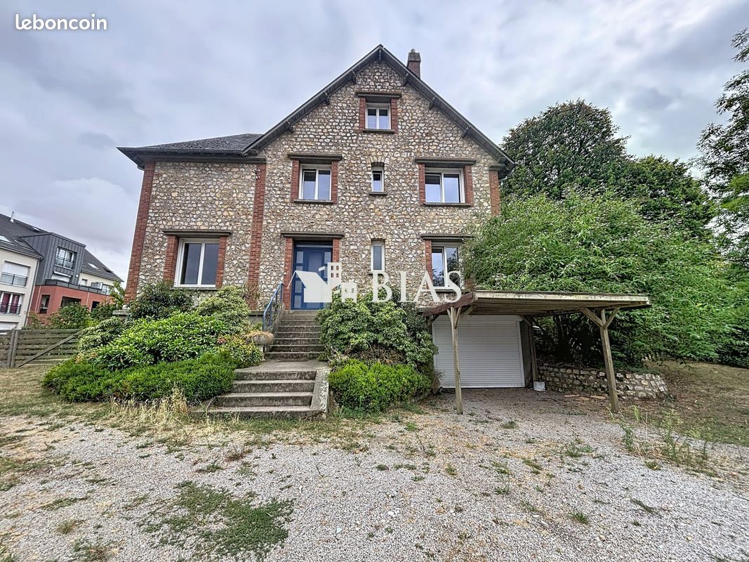 Maison 6 pièces 179 m² · à Le Neubourg · 179 m² · 290 000 €