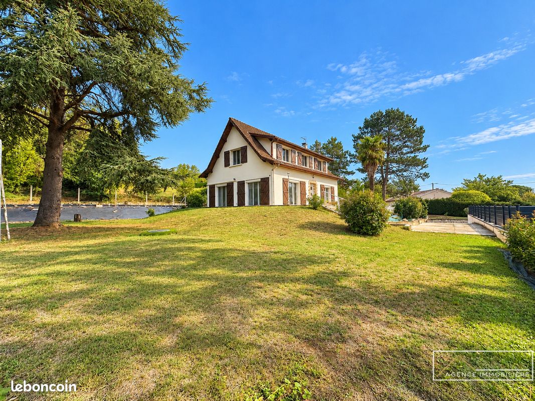 Maison 6 pièces 140 m² · à Roussillon · 140 m² · 416 000 €
