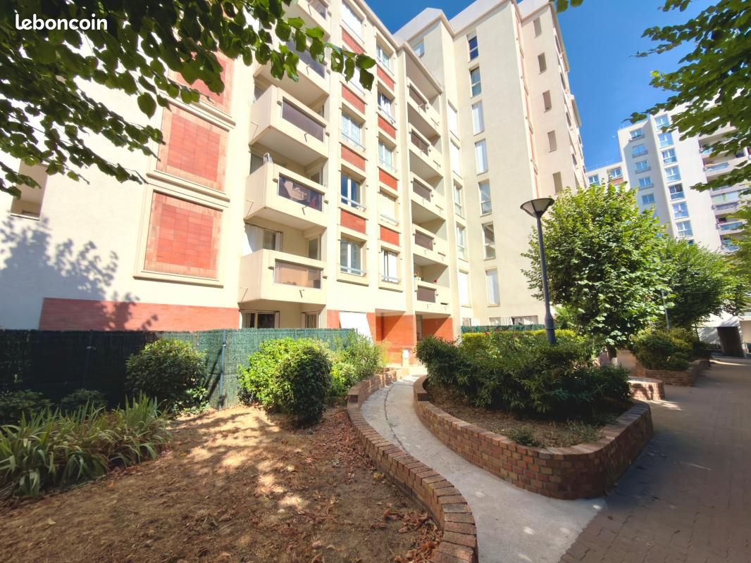 Appartement 1 pièce 35 m² · à Épinay-sur-Seine · 35 m² · 899 €