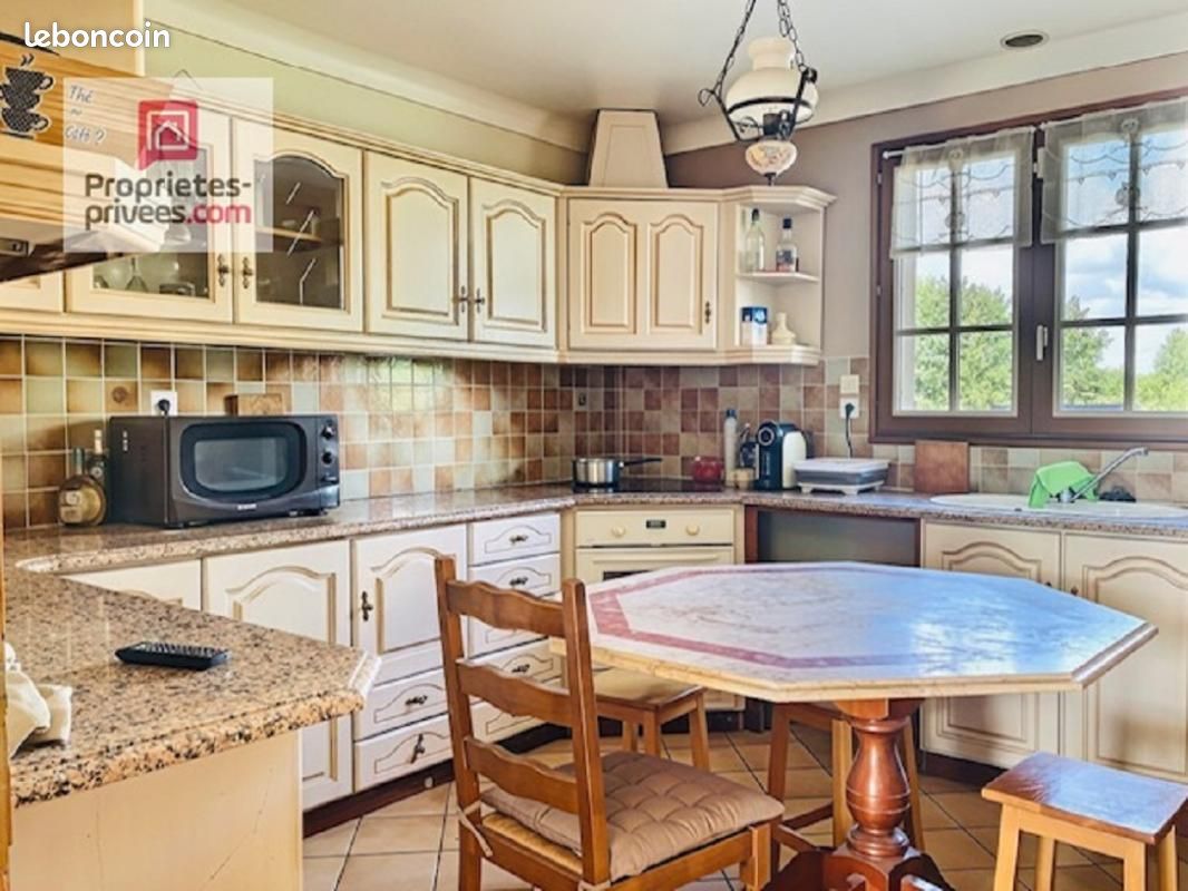 Maison 7 pièces 170 m² · à Saint-Léger-aux-Bois · 170 m² · 250 000 €