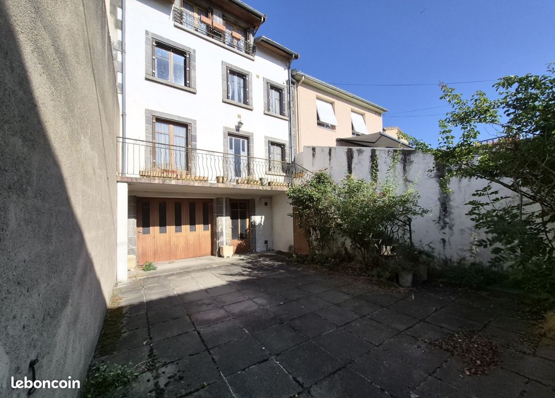 Maison 7 pièces 124 m² · à Cébazat · 124 m² · 180 000 €