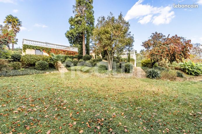 Propriété 7 pièces 270 m²