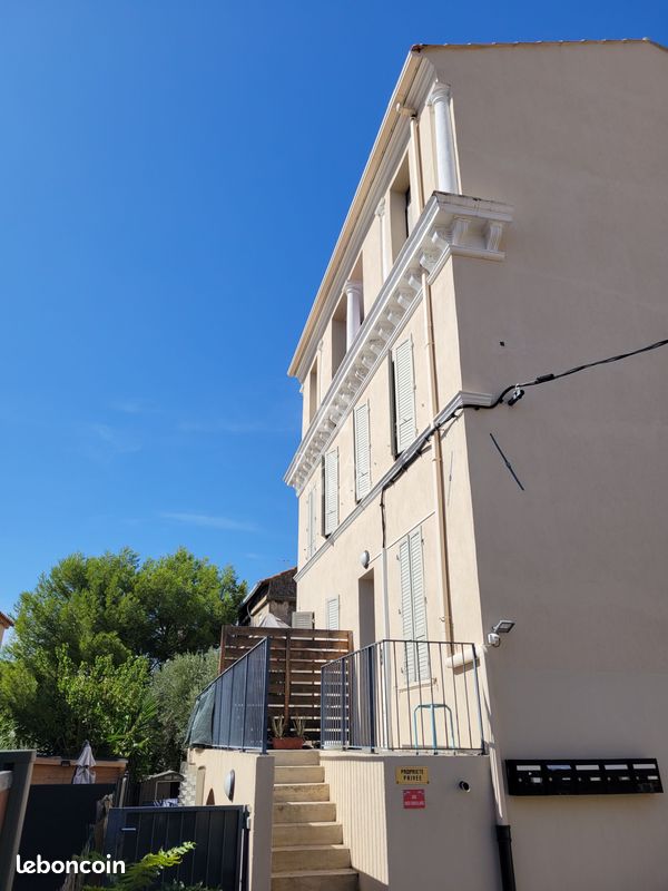 Local commercial 215 m² · à Toulon · 215 m² · 729 000 €