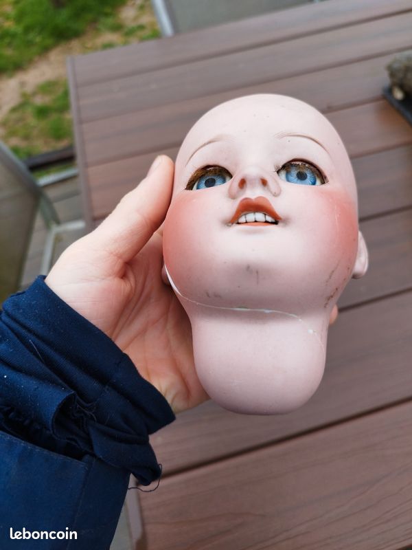 TRÈS JOLIE TÊTE buste de petite poupée parisienne ancienne en