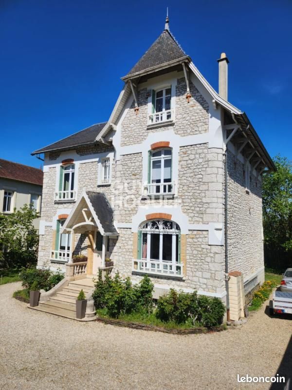 Maison 7 pièces 201 m² · à Longueville · 201 m² · 418 000 €