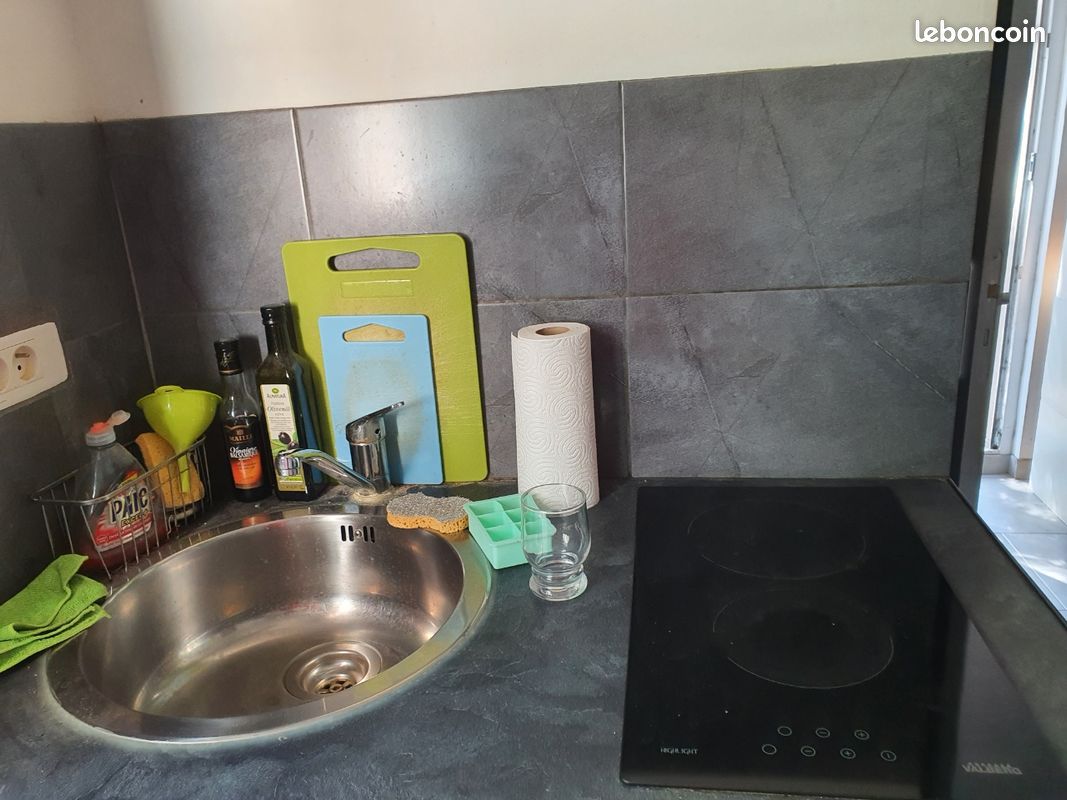 Particulier loue t1 meublé aux barjaquets · à Rognac · 700 €/mois