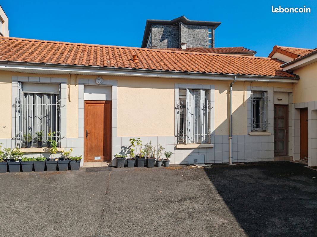 Appartement 1 pièce 18 m² · à Clermont-Ferrand · 18 m² · 395 €