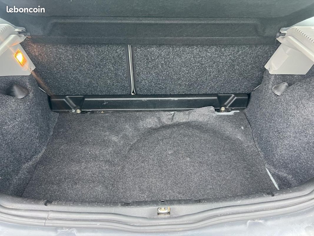 RENAULT CLIO 1.2i 16V II BERLINE Authentique PHASE 2 (image 18)