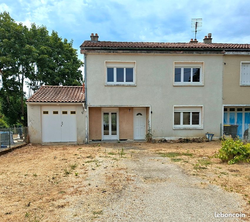 Maison 5 pièces 102 m² · à Ruelle-sur-Touvre · 102 m² · 100 000 €