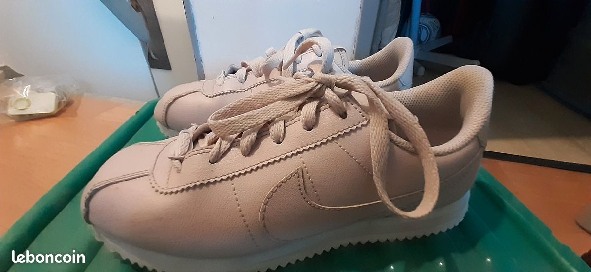 Moune : TENNIS NIKE en 37,5 (image 3)