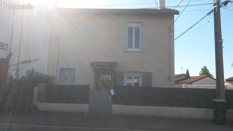Centre Veauche loue Maisons avec jardin