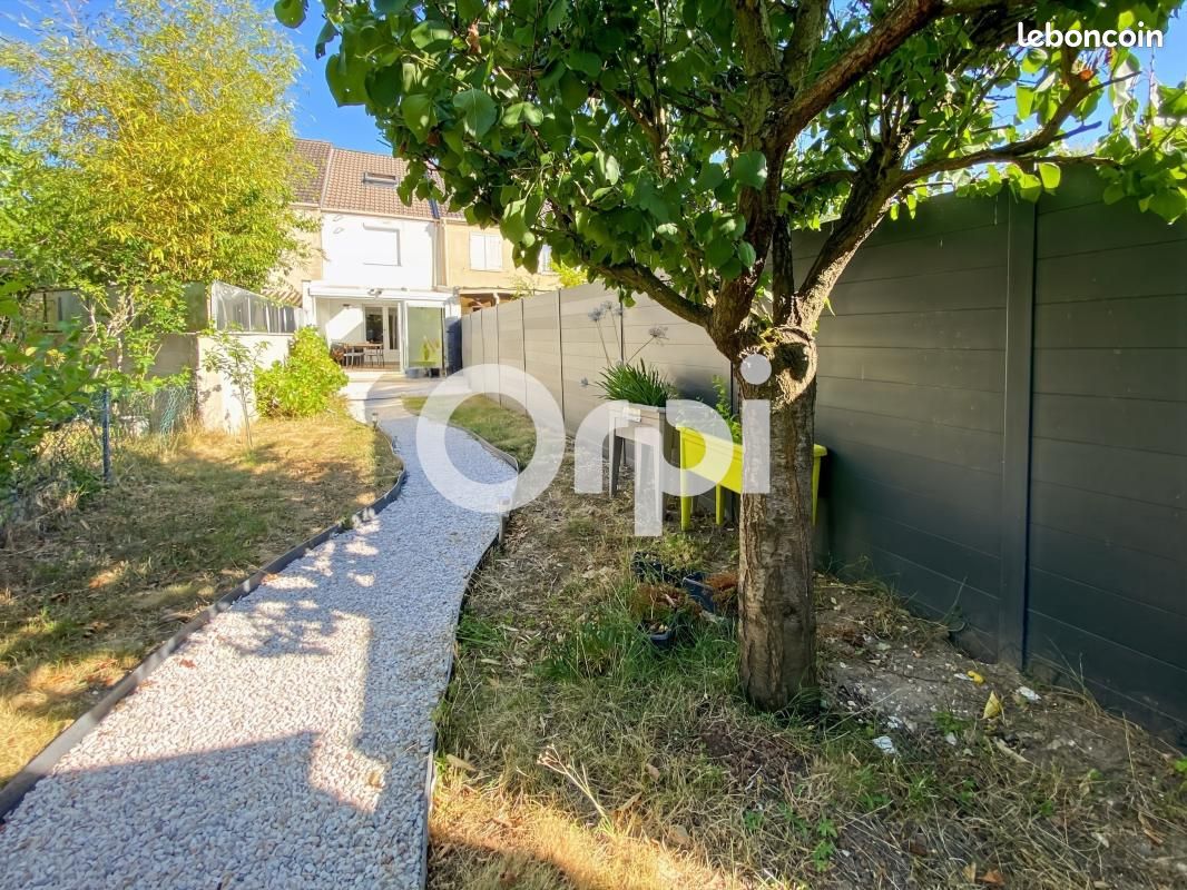 Maison 5 pièces 78 m² · à Mantes-la-Jolie · 78 m² · 243 000 €