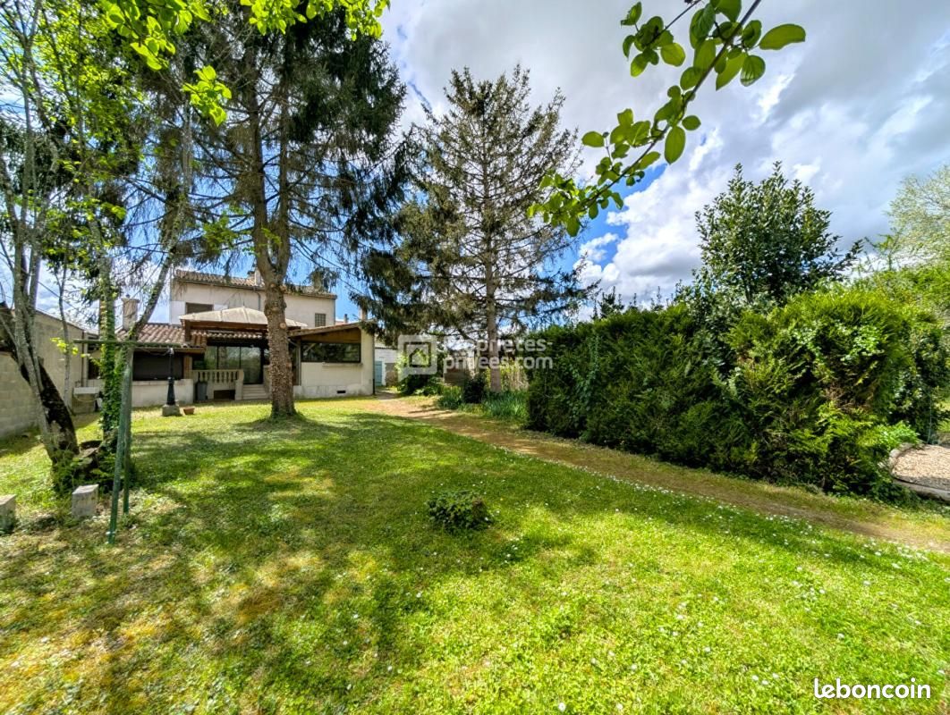 Maison 4 pièces 140 m² · à Saint-Laurent-de-Cognac · 140 m² · 169 900 €