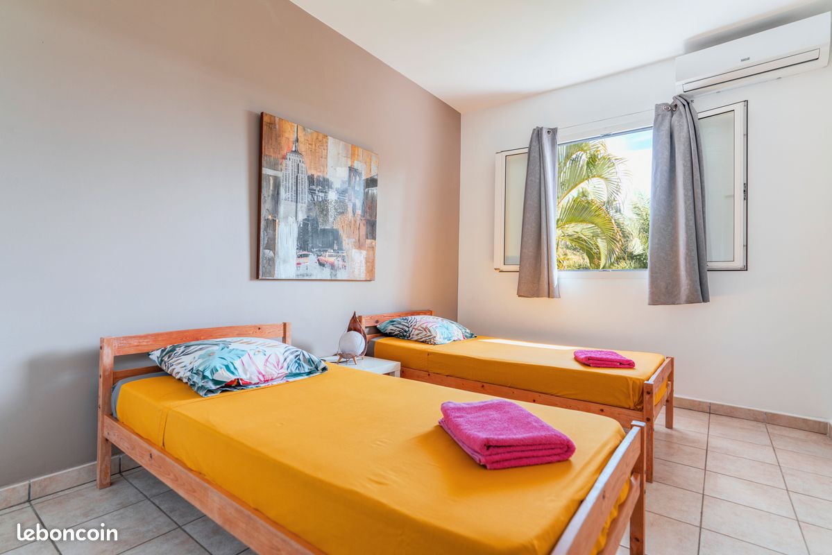 Appartement Courbaril Charmant et spacieux T3 en bord de mer accès direct plage (image 6)
