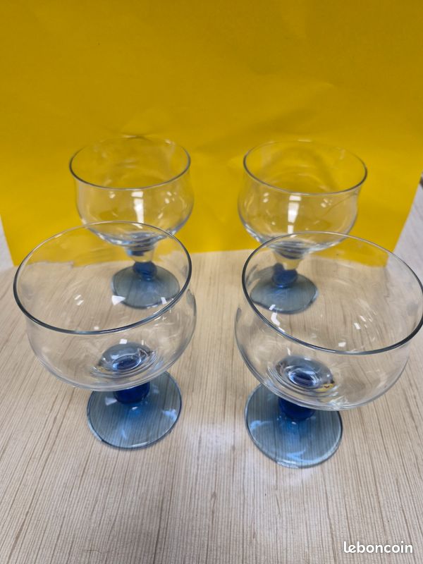 4 Coupes à glace / dessert pied bleu cobalt - Luminarc (image 3)