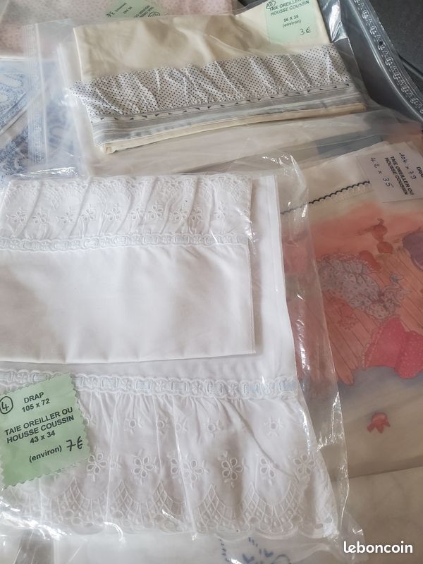 Divers draps taies oreillers bébé vintage (image 2)