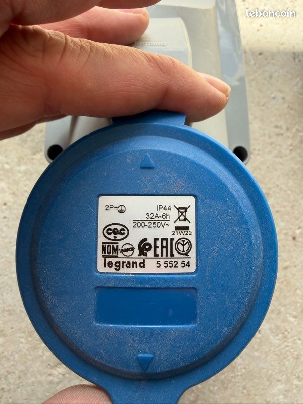Prise P17 2P+T femelle 16A - 14.336.01