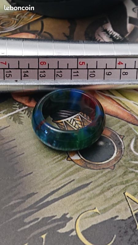 Bague fantaisie en pvc. Tailles: 48 (image 1)