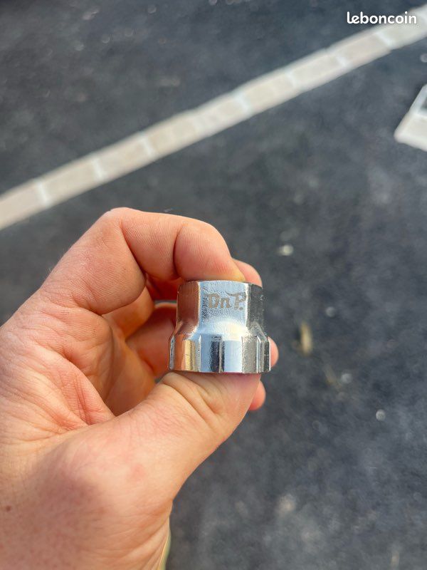 Outil de truquage roue moteur/vélo XLNT vintage Hozan n°330