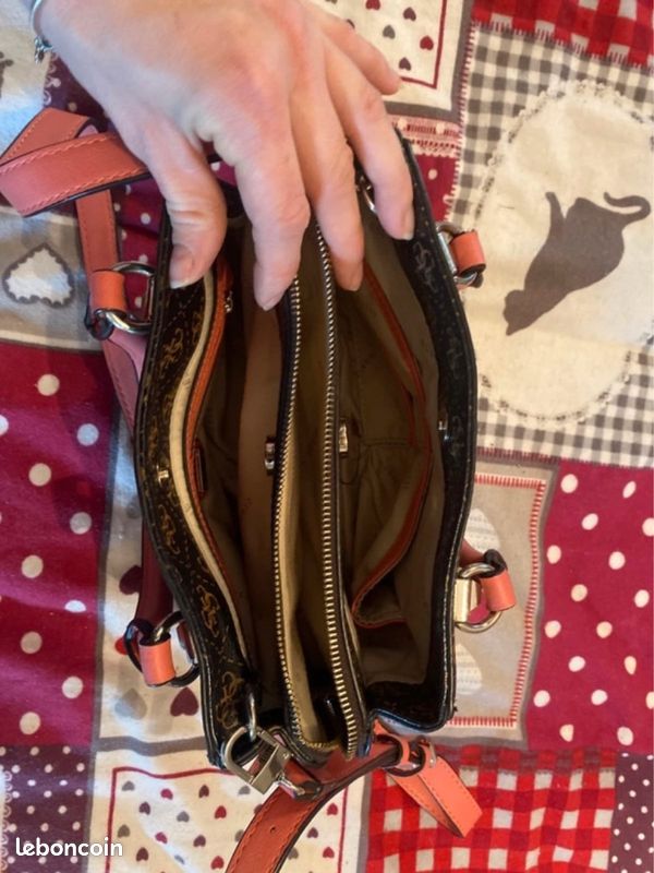 Sac a main guess (image 2)