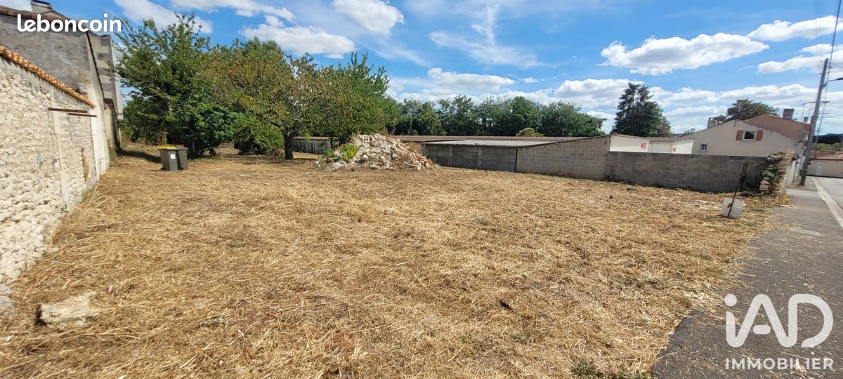 Terrain 1229 m² · à Cognac · 1 229 m² · 125 000 €