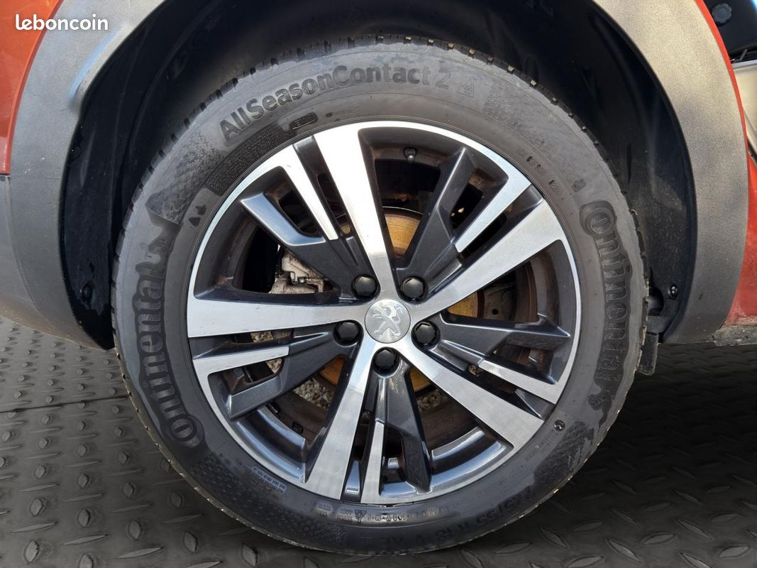 PEUGEOT 3008 1.2i PureTech 12V S&S - 130 II 2016 Allure PHASE 1 *DISTRIBUTION FAITE (image 25)