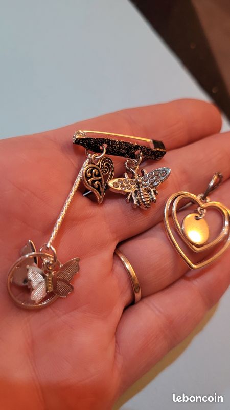 Lot De Bijoux : Boucles D'oreilles, Pendentif, Bague - Occasion - Ensemble De Fantaisie
