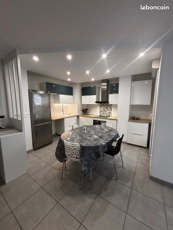 Appartement 4 pièces 77 m² · à Sathonay-Camp · 77 m² · 1 300 €
