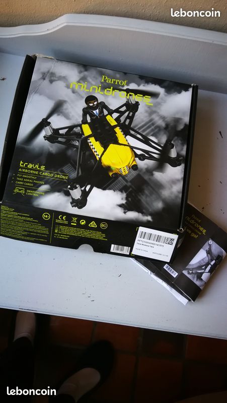 Mini drone PARROT Travis Airborne Cargo Modélisme
