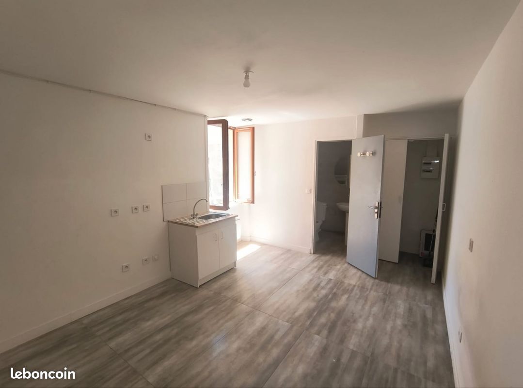 Appartement 1 pièce 18 m² · à Châteaurenard · 18 m² · 400 €/mois