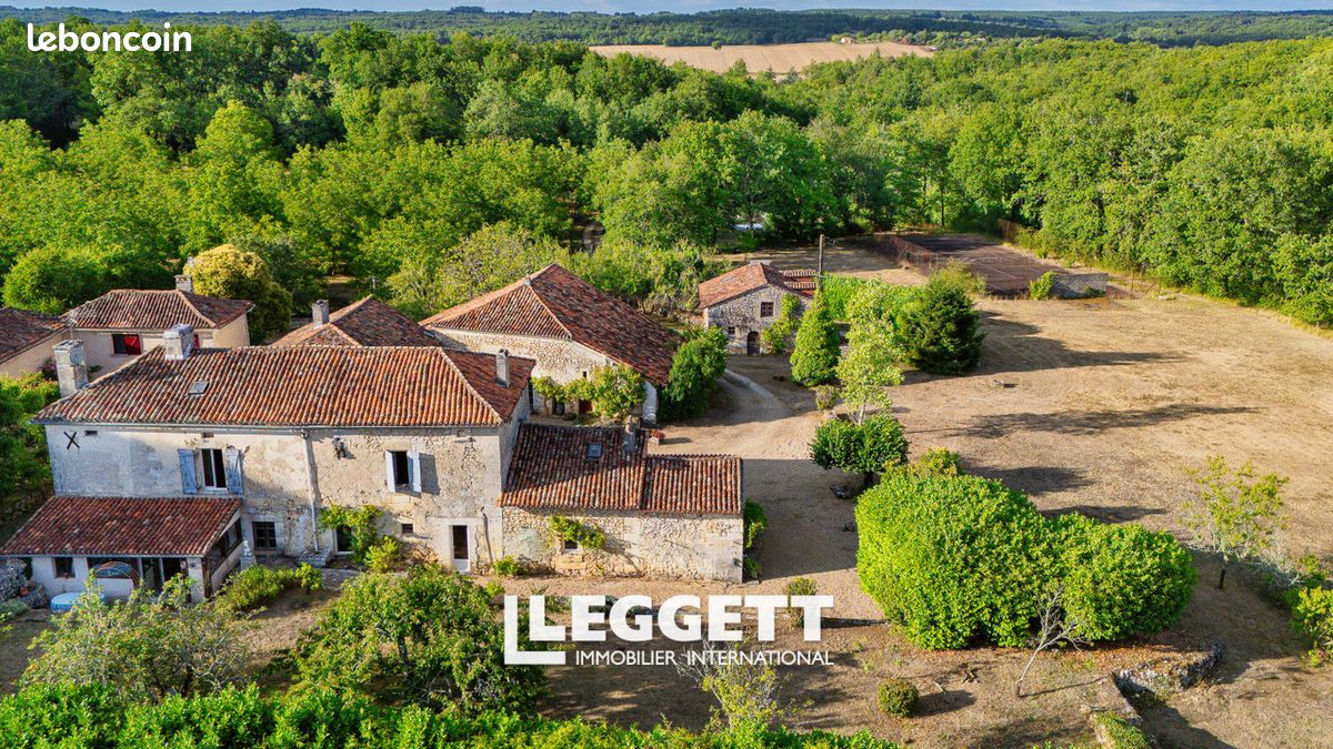 Maison 16 pièces 390 m² · à Mareuil en Périgord · 390 m² · 367 500 €