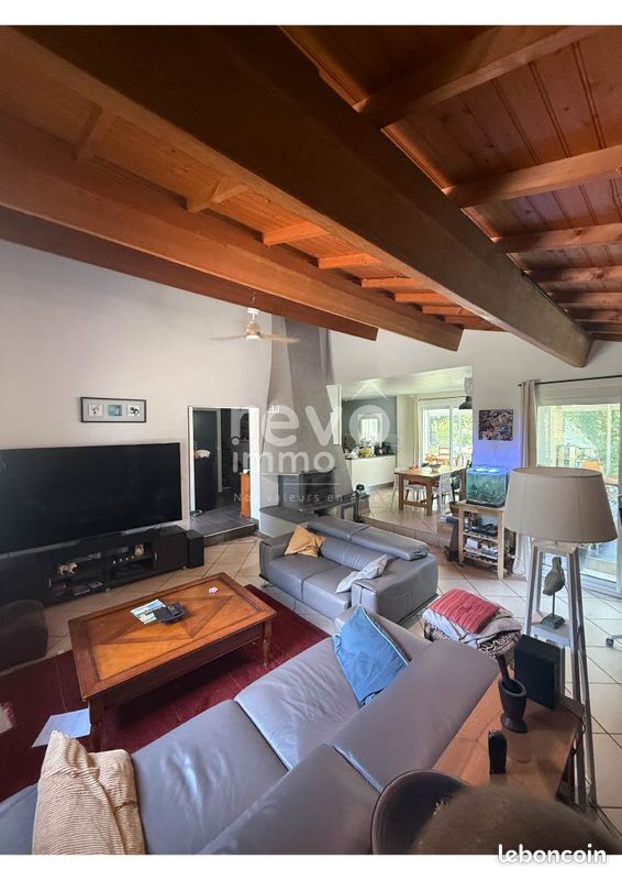 Maison 7 pièces 203 m² · à La Chevrolière · 203 m² · 435 000 €