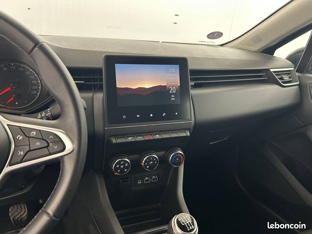 RENAULT Clio TCe 90 Equilibre (image 12)
