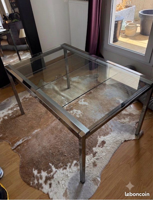 Table en verre (image 1)