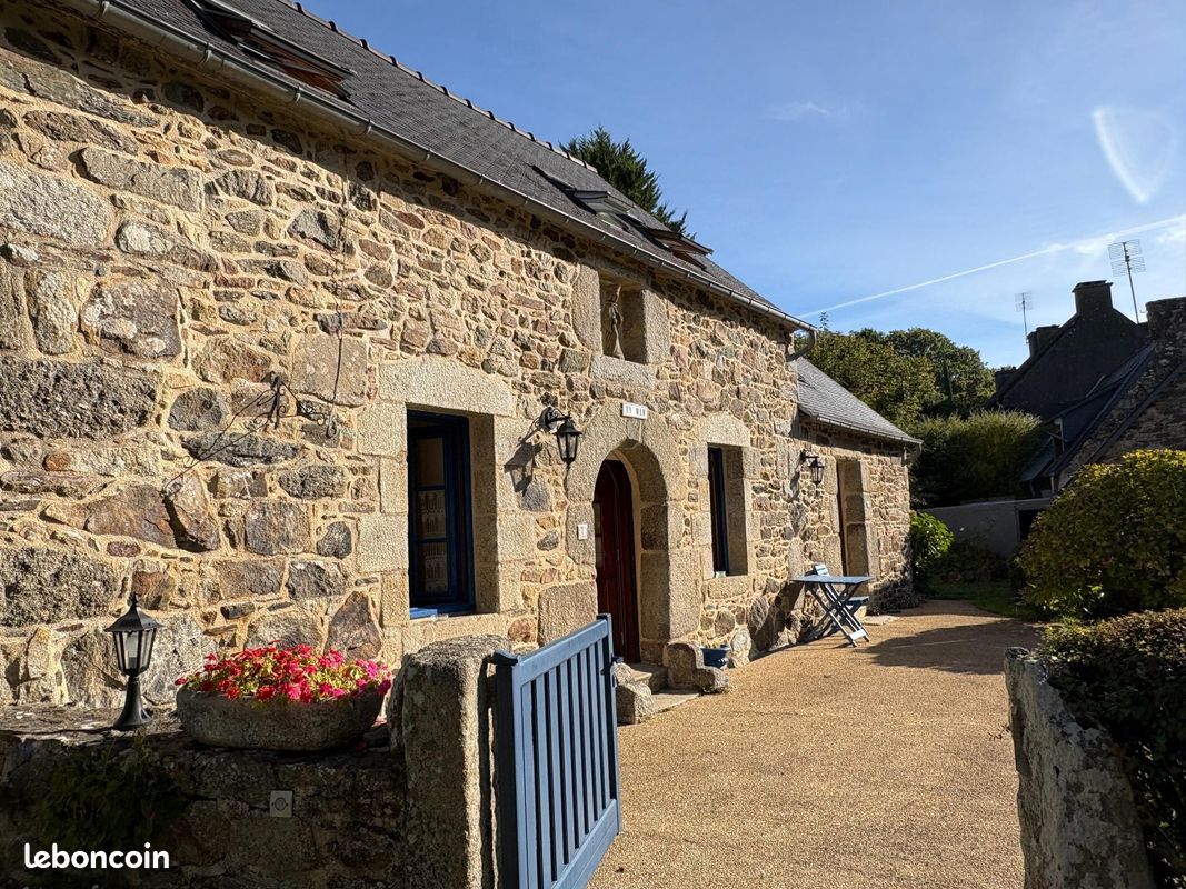 Maison 8 pièces 142 m² · à Callac · 142 m² · 195 000 €