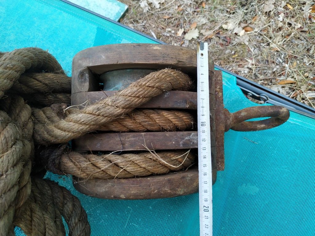 Ancien palan à corde 2 poulies de 3 roues laiton - Équipement nautisme