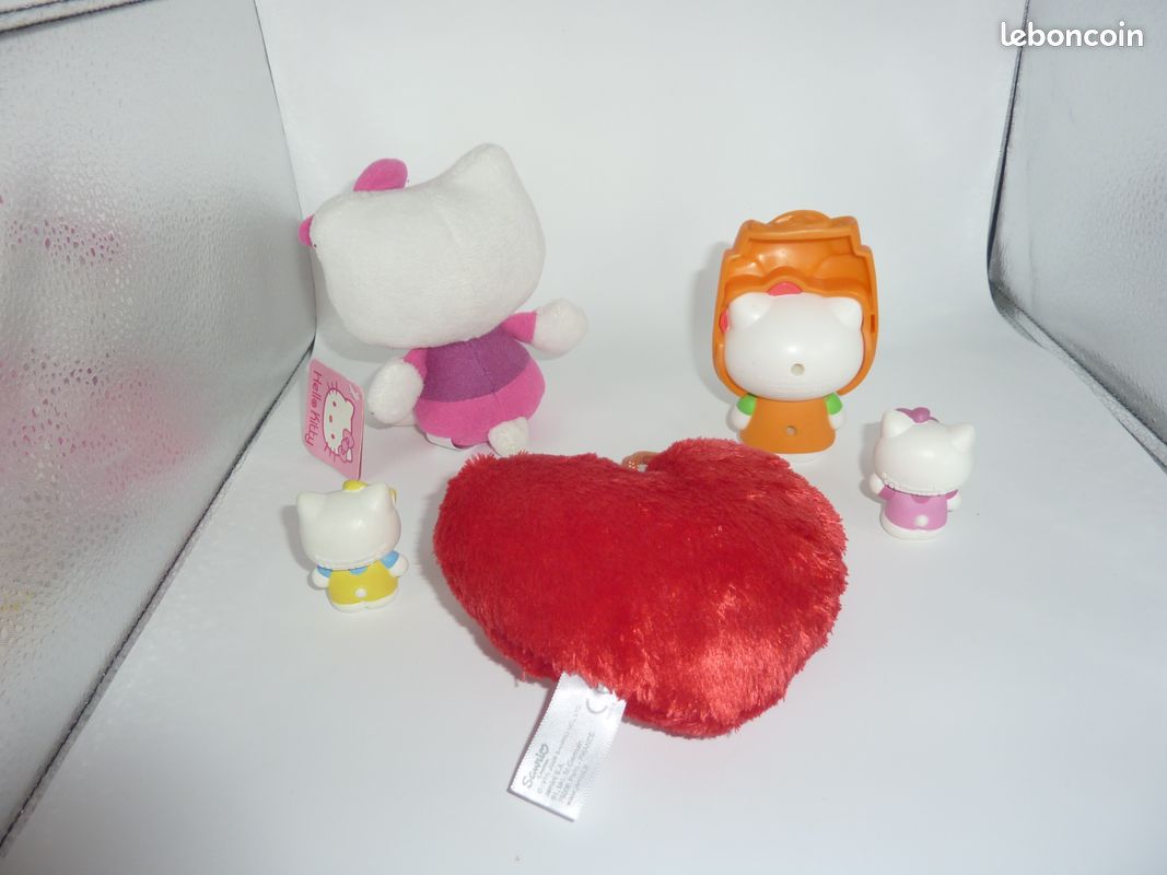 Hello Kitty peluches & figurines (image 2)