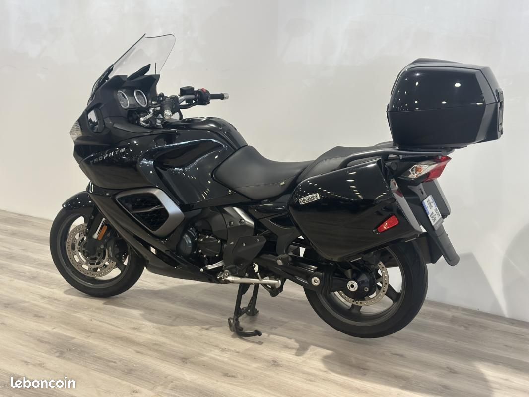 Triumph TROPHY 1215 SE (image 6)