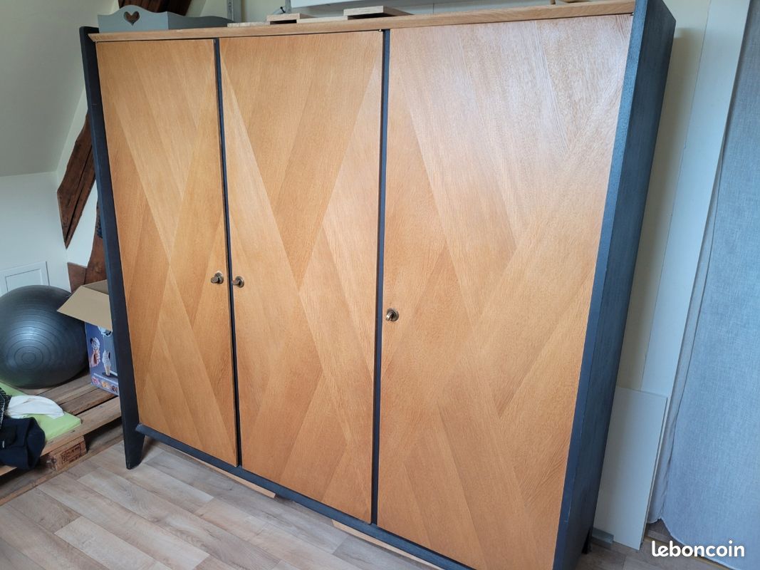 Armoire 3 portes (image 1)