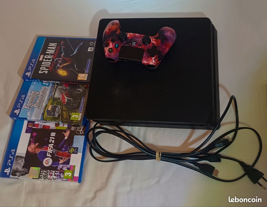 Ps4 avec 3 jeux vidéo (image 1)