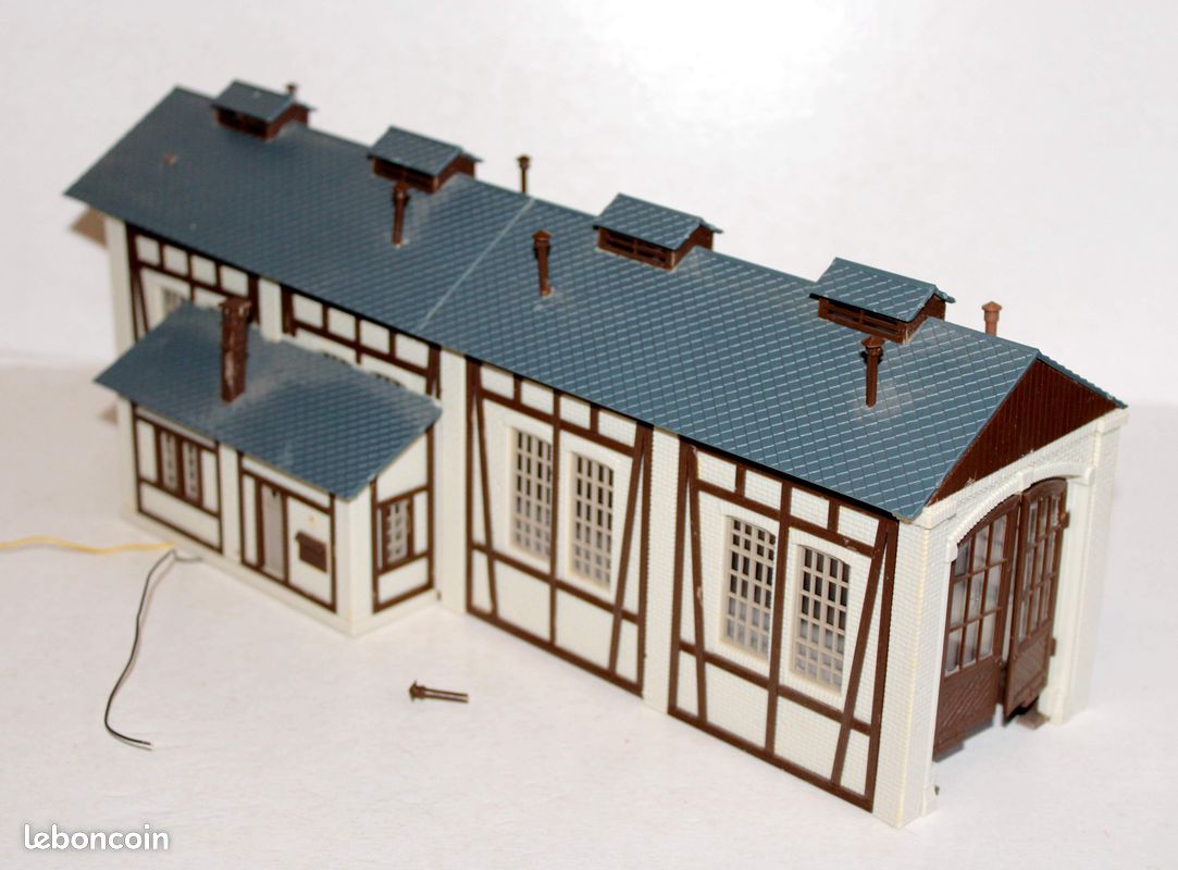 Märklin – Kit Complémentaire Pour Hangar à Locomotives, H0 – Réf. 72889 – Collectionneur