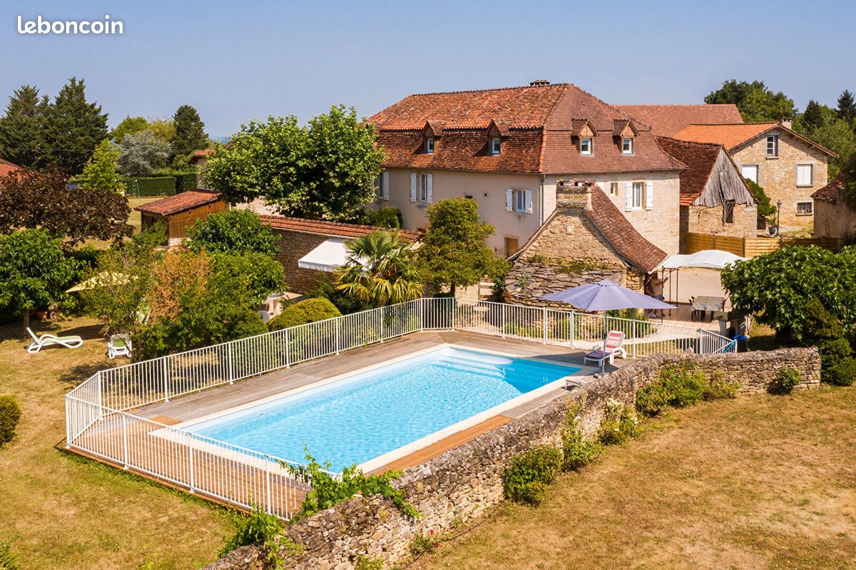 Maison 10 pièces 290 m² · à Saint-Jean-Lespinasse · 290 m² · 495 000 €