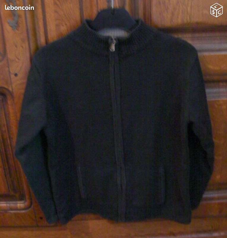 Gilet noir marque OKAIDI -Taille 8 ans (image 1)