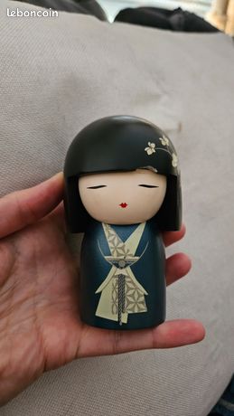 byepica Poupée Kimmidoll Kokeshi – Figurine de geisha japonaise, artisanat en résine fine, affichage culturel japonais idéal, 10,9 x 7,1 x 30,5 cm