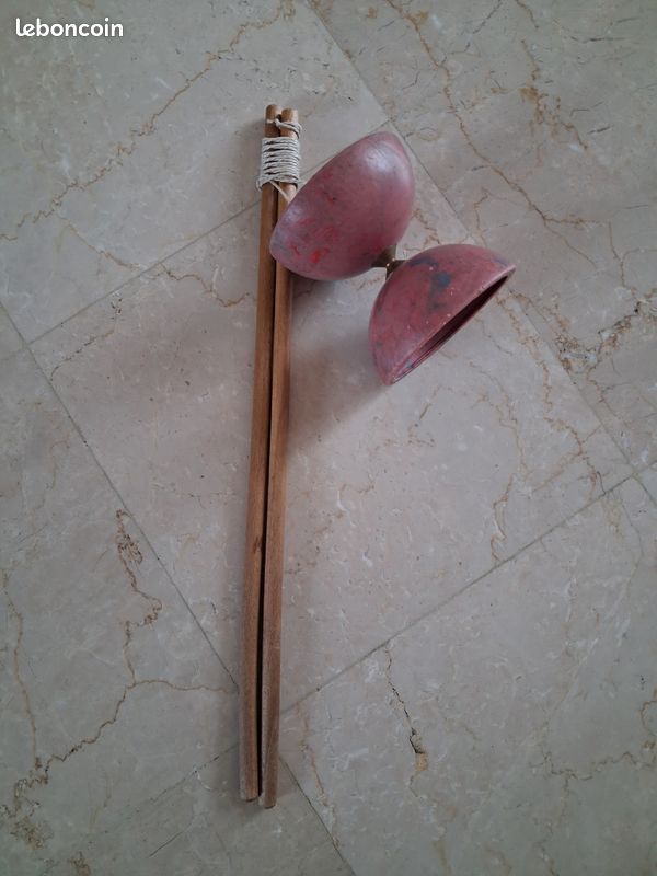 Jouet Ancien de Jonglerie Diabolo - Les Coups de Coeur Ancien