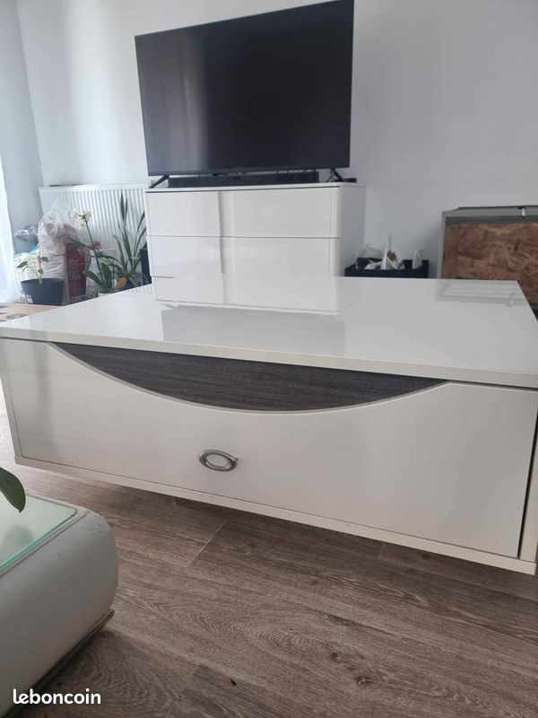 Table basse blanche laquée moderne - Gamme Wave Conforama (image 1)