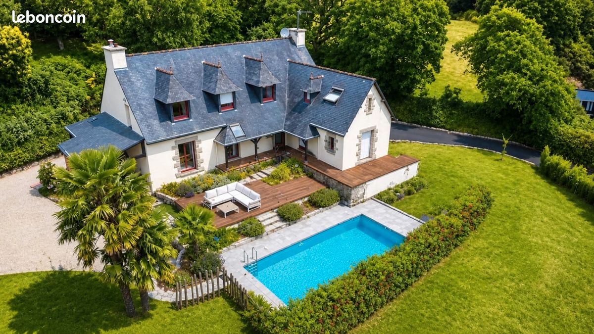 Maison 8 pièces 170 m² · à Plaintel · 170 m² · 379 000 €