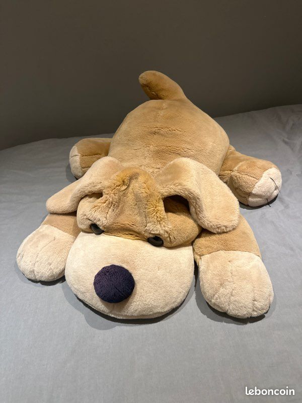 Chien peluche XXL Décoration