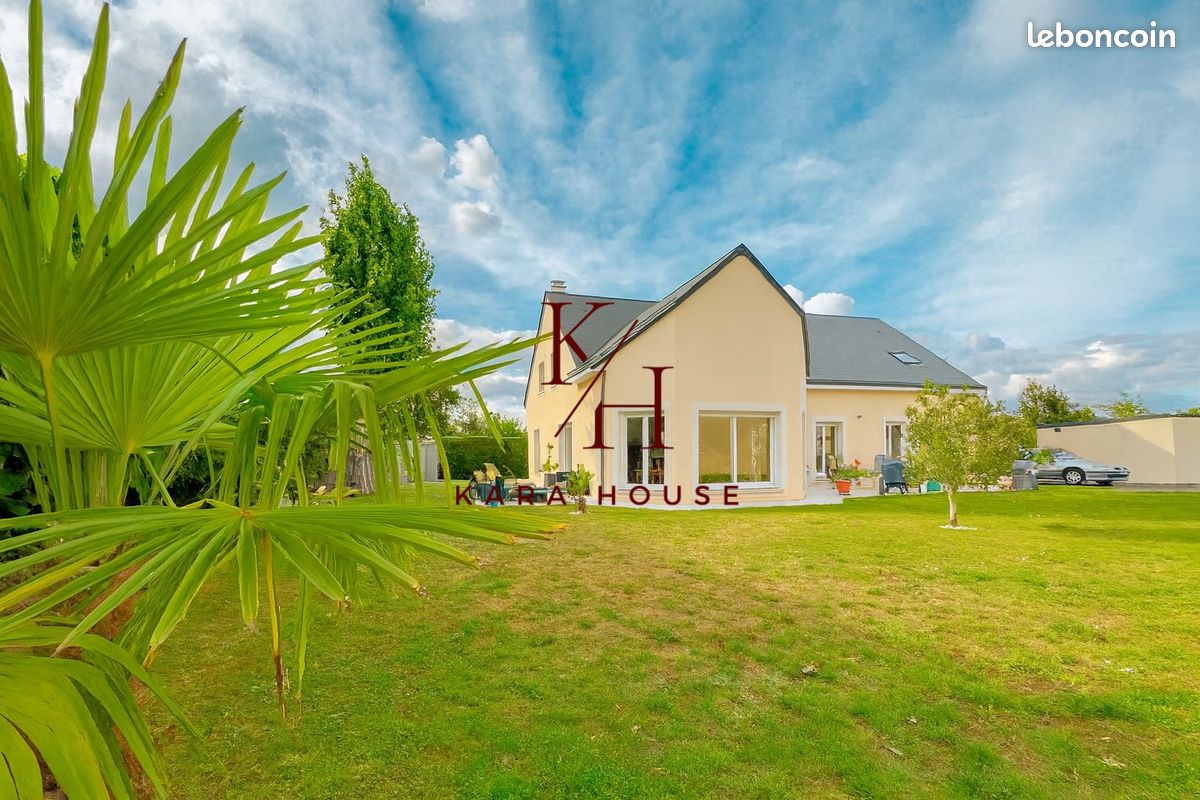 Maison 8 pièces 222 m² · à Saint-Martin-de-May · 222 m² · 454 500 €