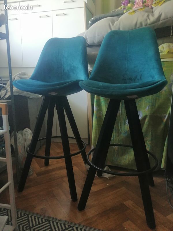 Chaises de bar, pouf (image 1)